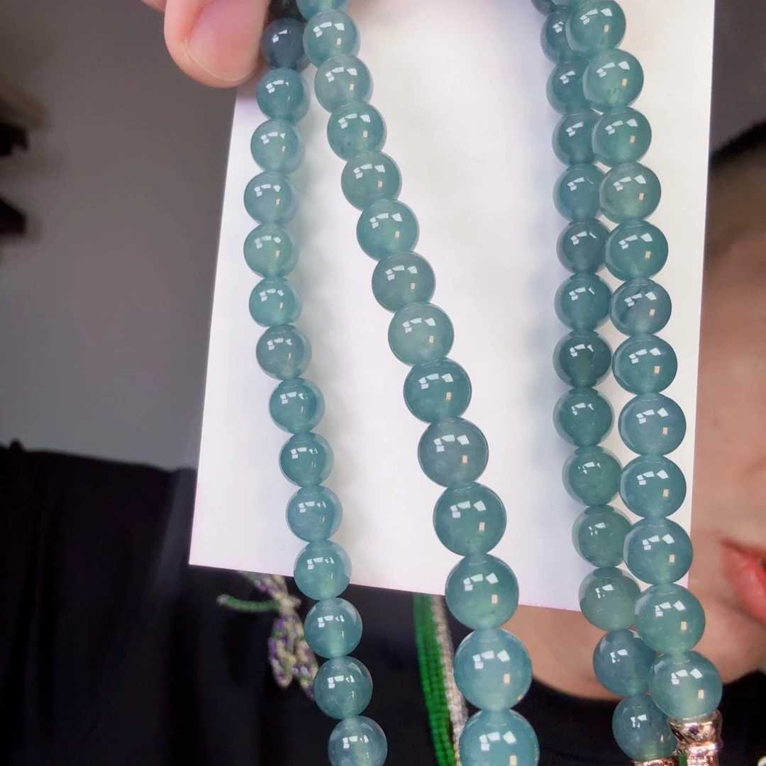 翡翠挂件未镶嵌一件