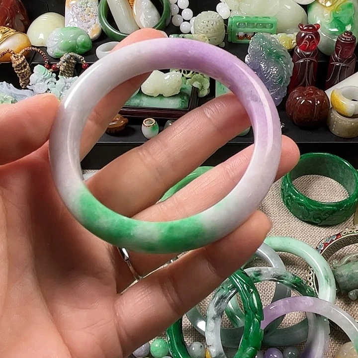 小***糖翡翠未镶嵌颈饰翡翠未镶嵌颈饰
