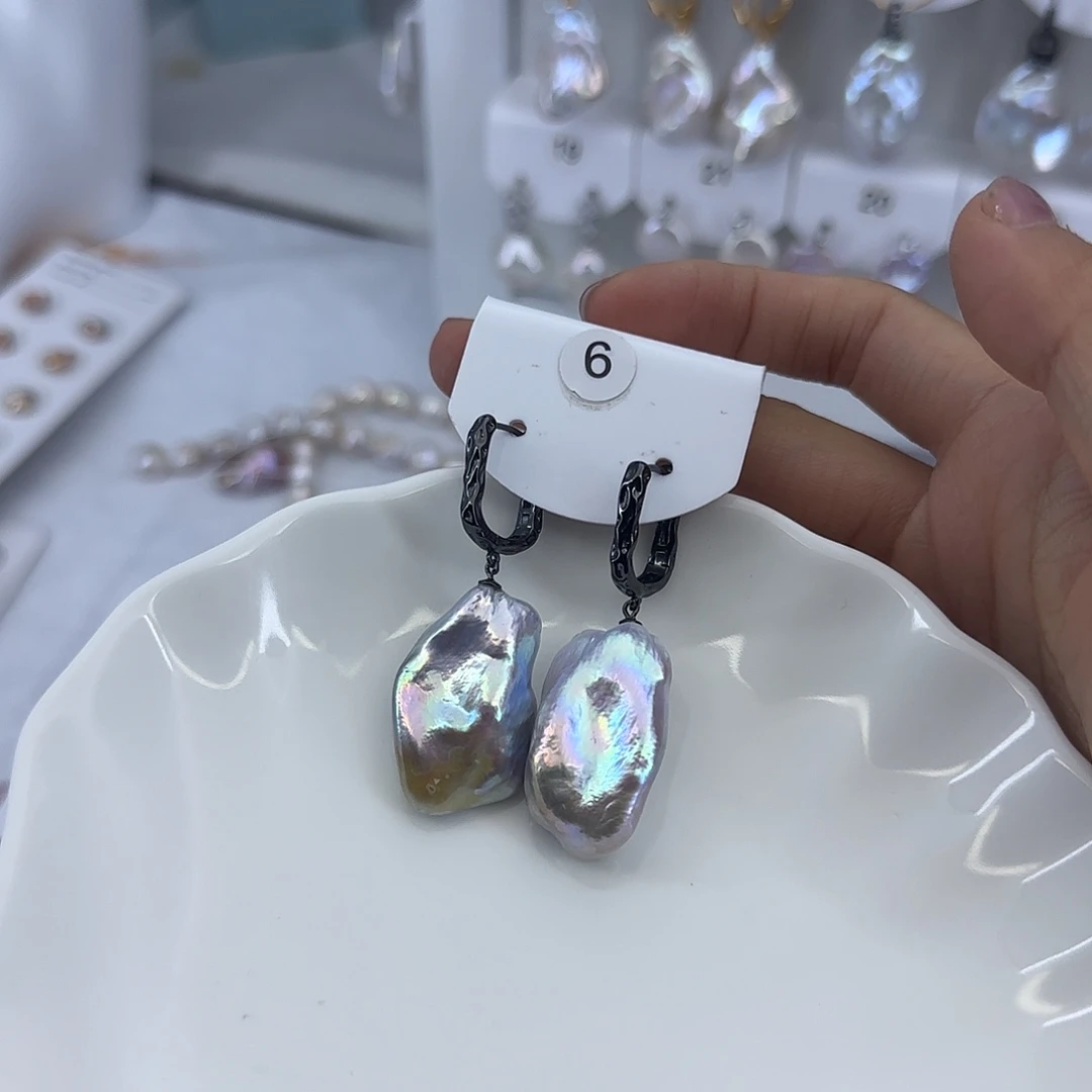 L***3淡水珍珠银S925镶嵌耳饰