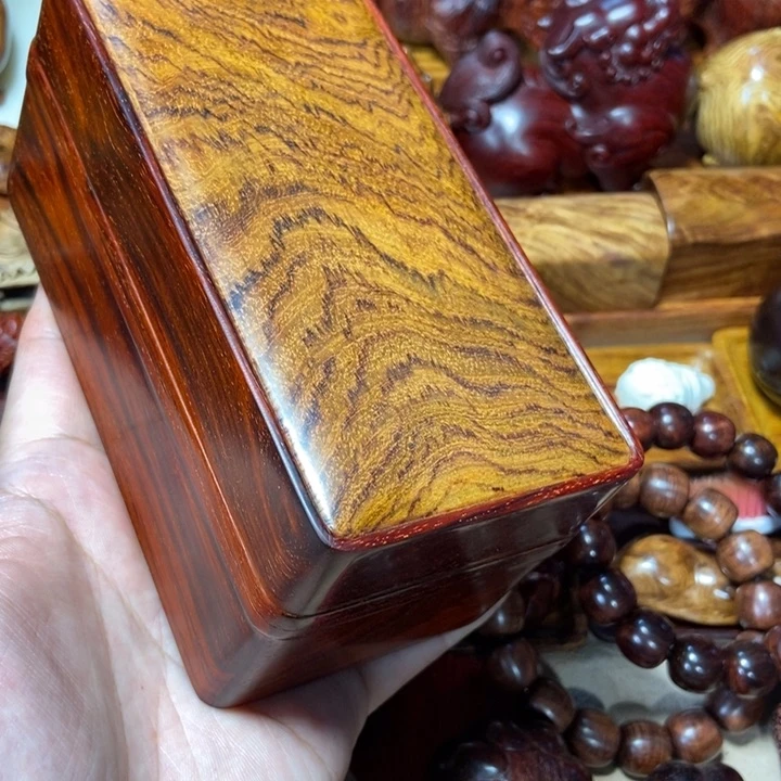 檀香紫檀（小叶紫檀）悠**山文盒