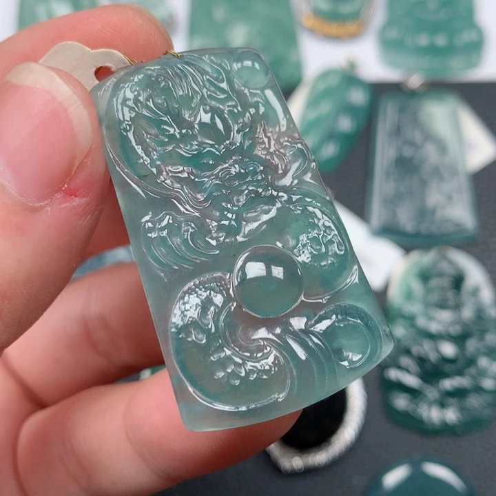 翡翠颈饰未镶嵌翡翠