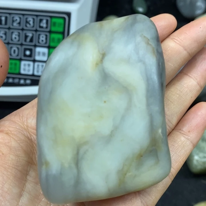 未镶嵌和田玉（糖玉）挂件