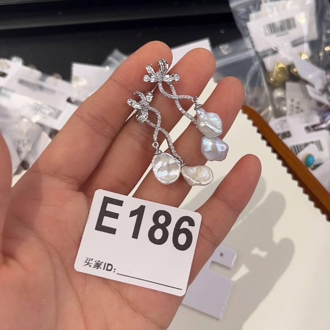 淡水珍珠耳饰合金