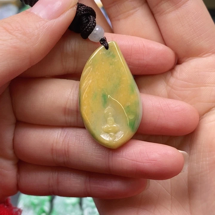 翡翠颈饰未镶嵌吊坠