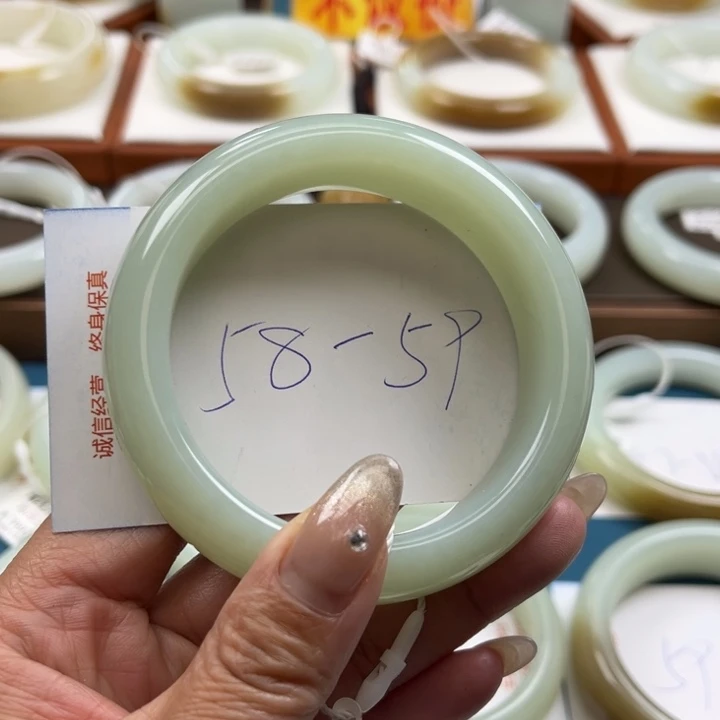 和田玉（糖玉）手镯未镶嵌