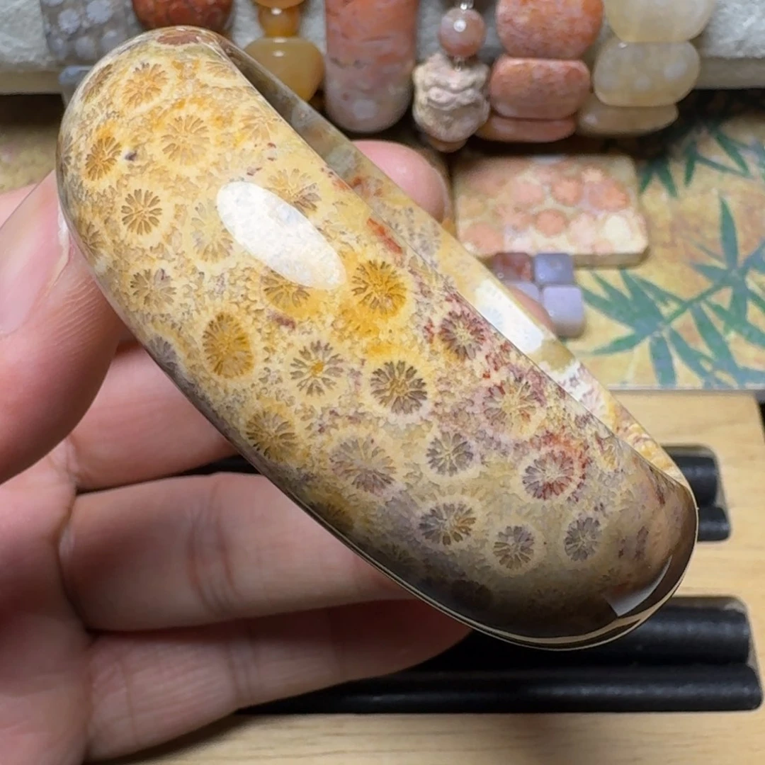 硅化玉纯天然色有机玉石保真色未镶嵌56圈口