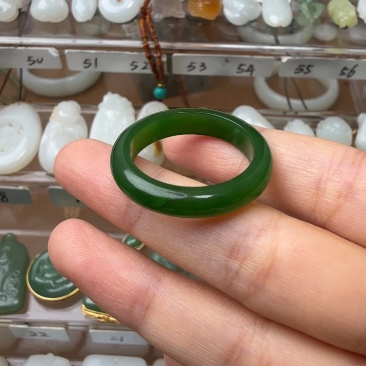 潮***尊和田玉戒指未镶嵌俄碧七号矿略带小黑点微包容