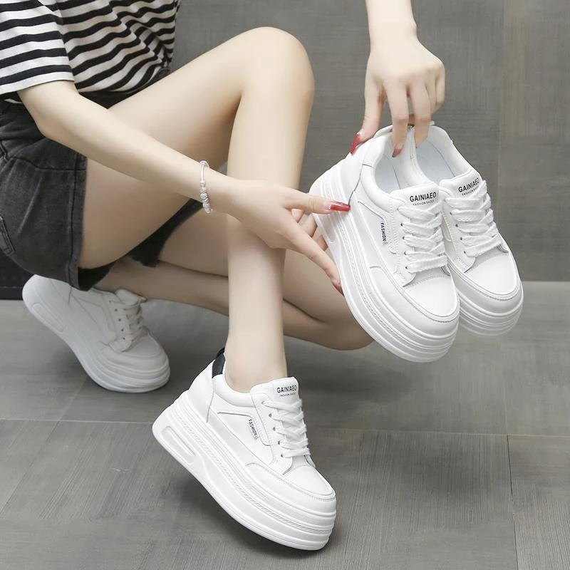 FAVMARTHA女士增高8CM小白鞋2025春秋新款小个子百搭厚底松糕底内
