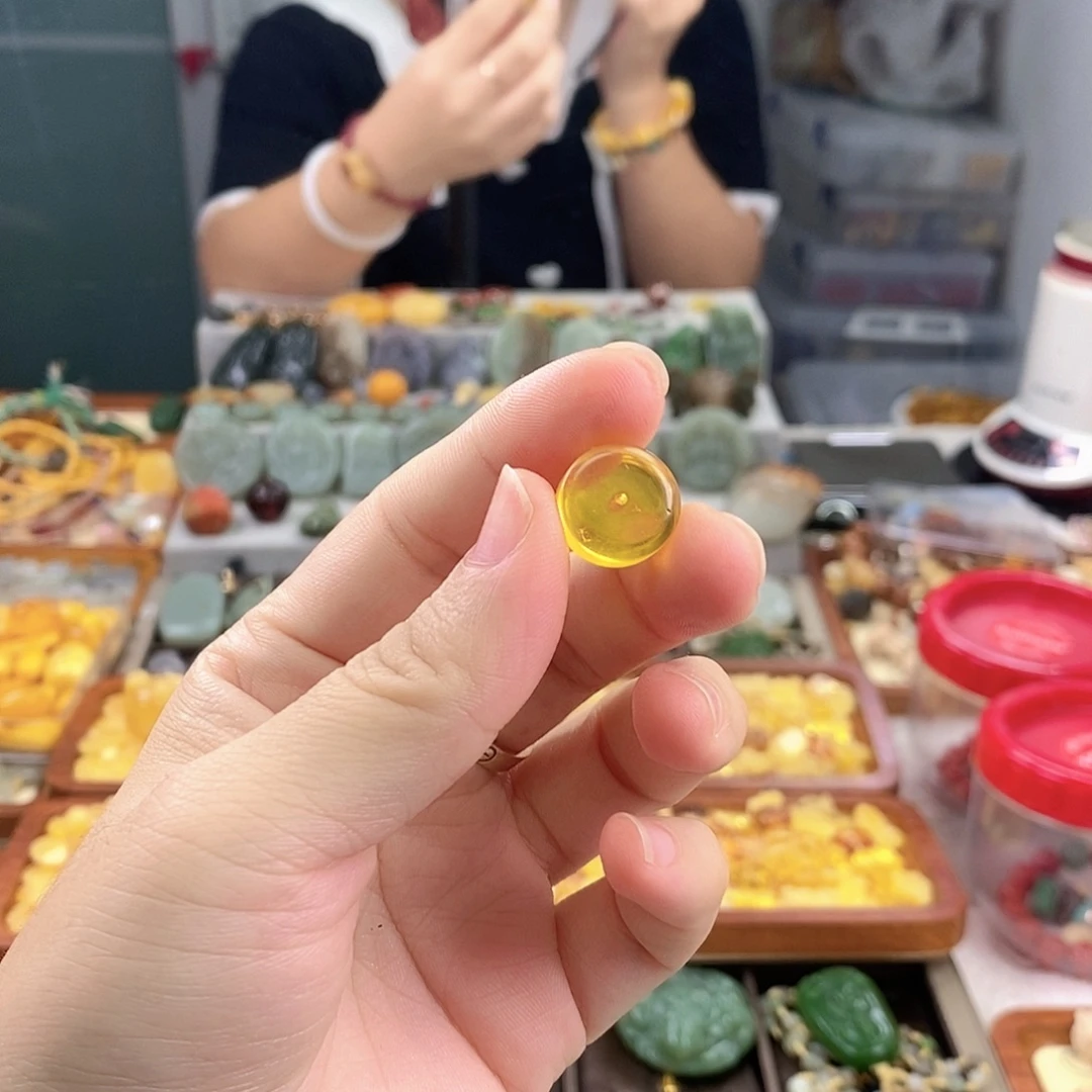裸石琥珀未镶嵌项链