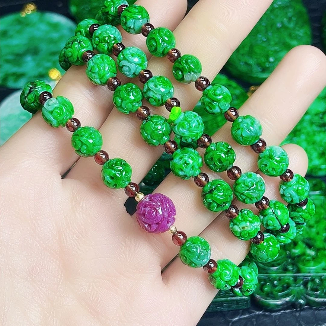 颈饰未镶嵌翡翠多样性