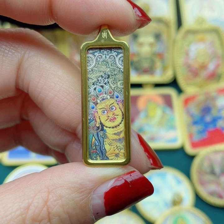吊坠金****筒唐卡套卡的时候就可以