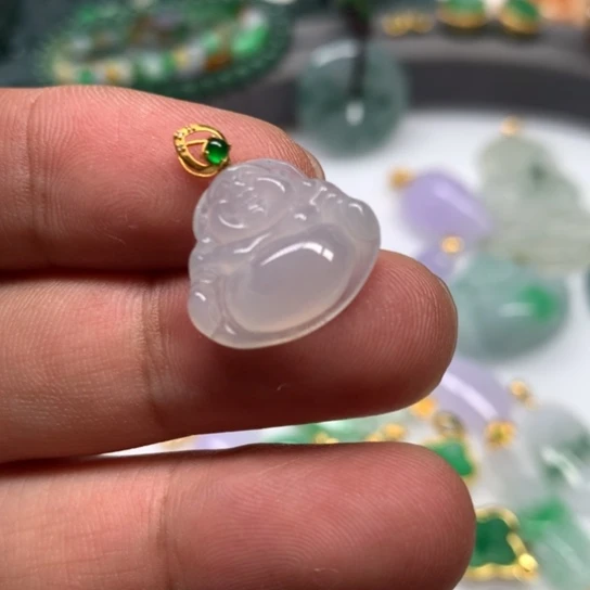 翡翠颈饰未镶嵌翡翠