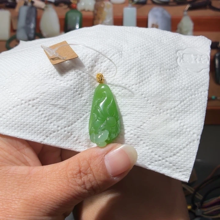 和田玉18K金镶嵌颈饰