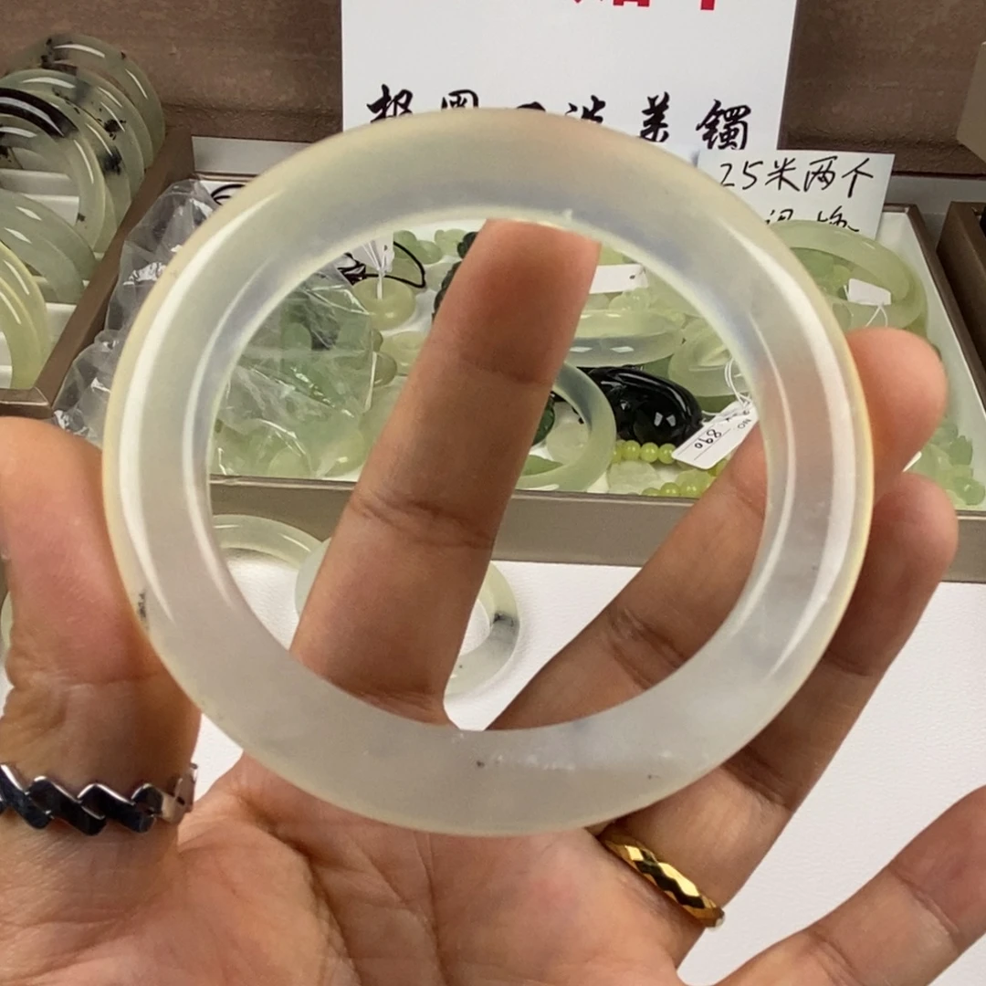 未镶嵌蛇纹石玉手镯