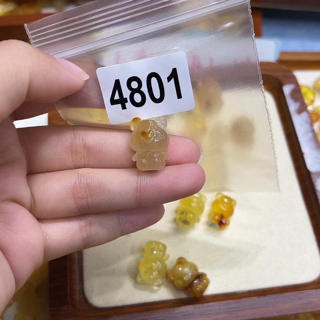 琥珀未镶嵌珠宝奇石