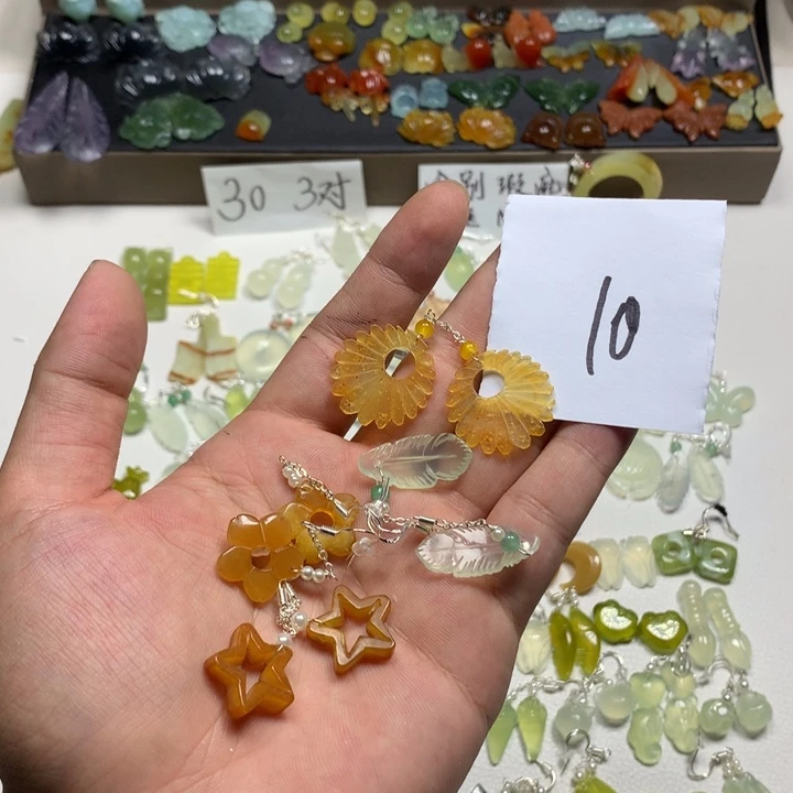 A***奶合金蛇纹石玉耳钉
