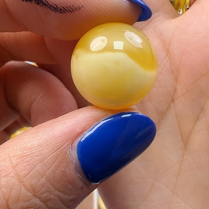 蜜蜡未镶嵌珠宝奇石
