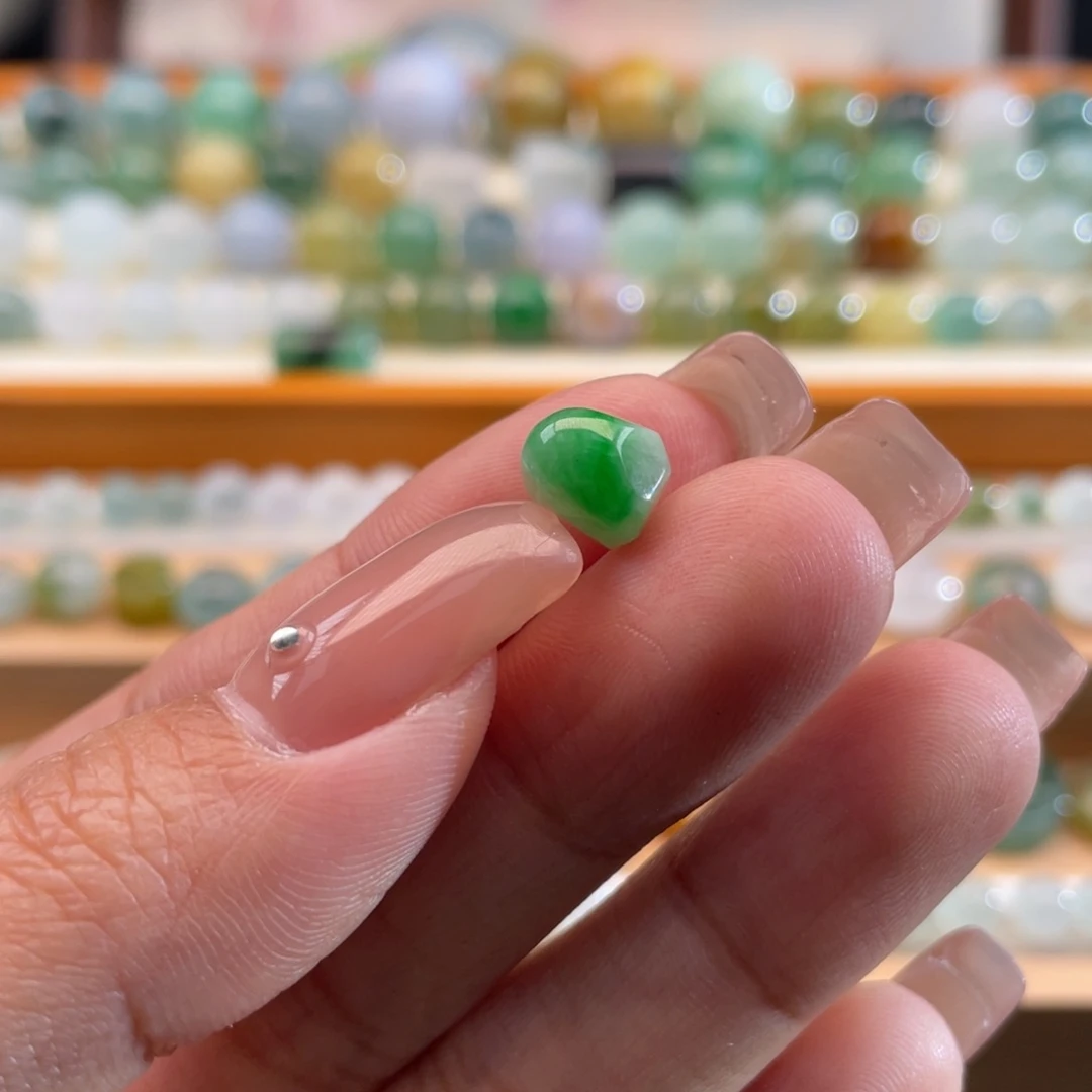 散珠翡翠天然缅甸翡翠a货飘阳绿随形
