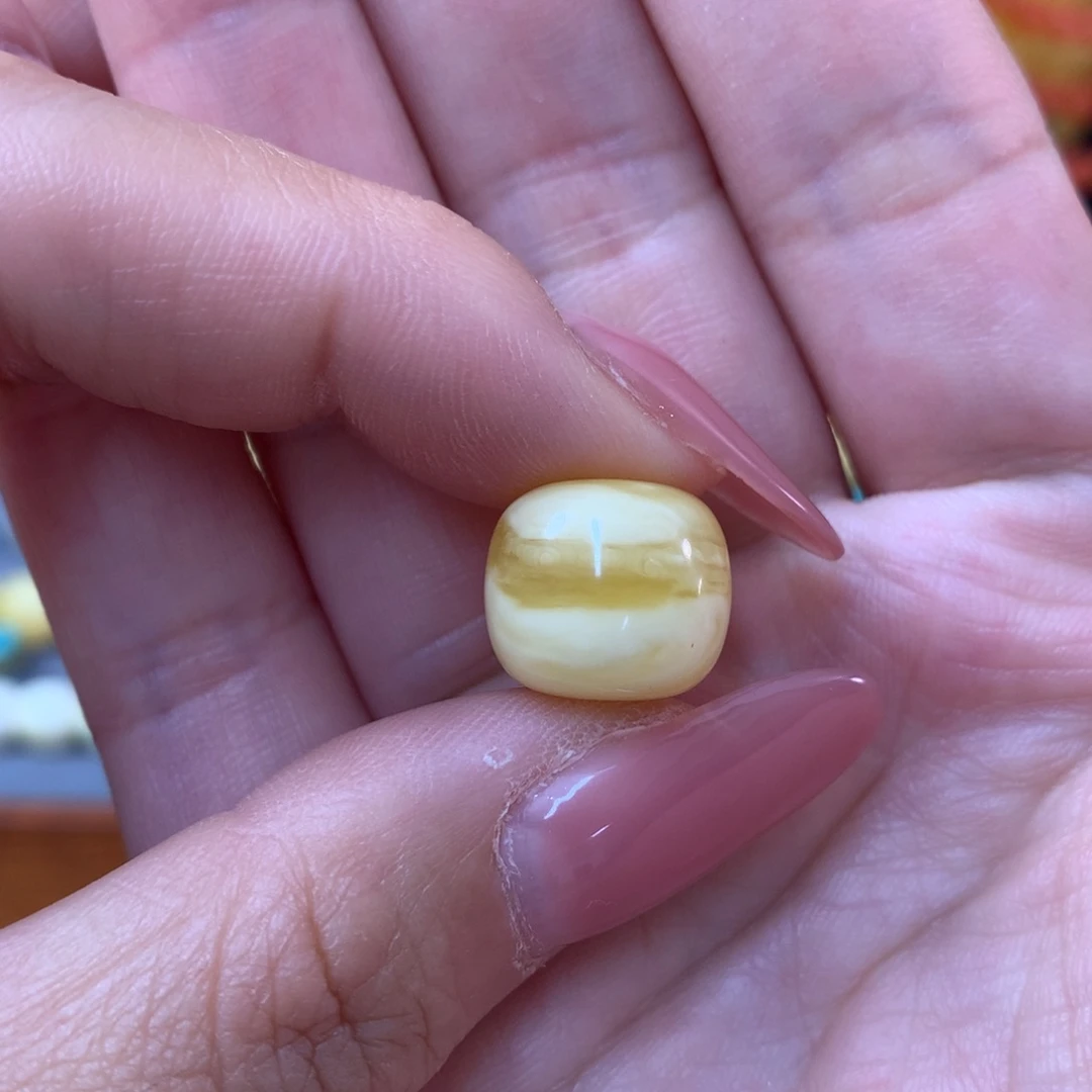 裸石蜜蜡未镶嵌蜜蜡