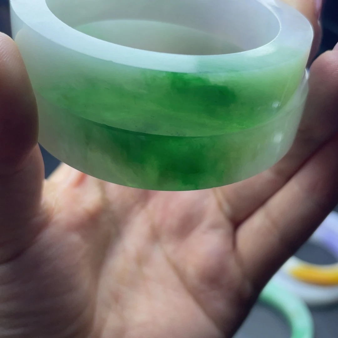 定制翡翠未镶嵌缅A翡翠多样性发一定金