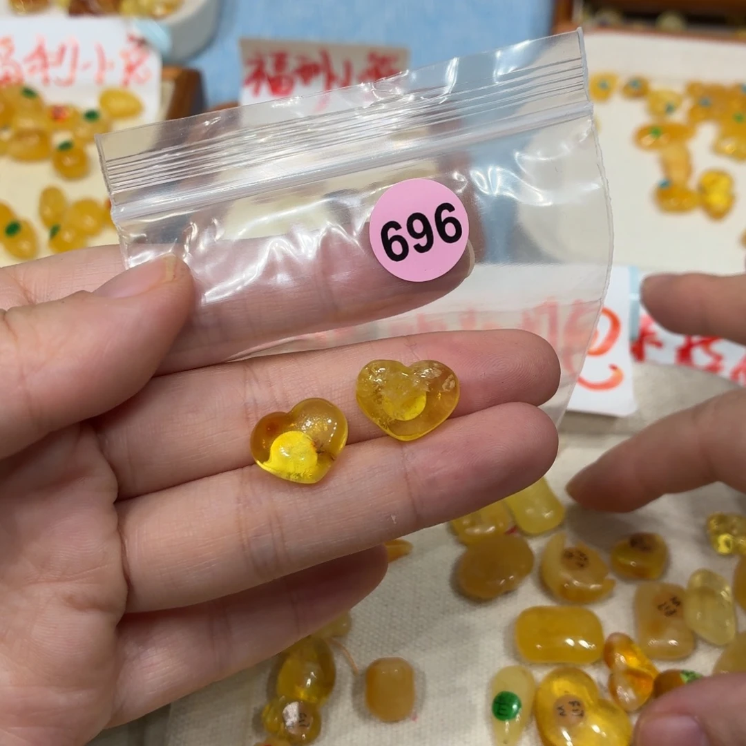 琥珀未镶嵌珠宝奇石