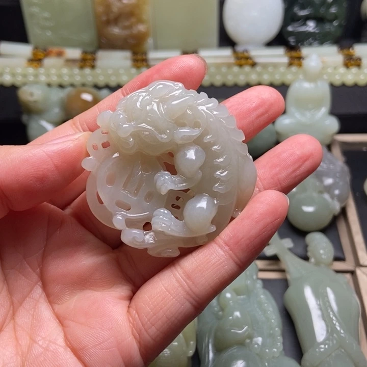 颈饰未镶嵌和田玉惠*