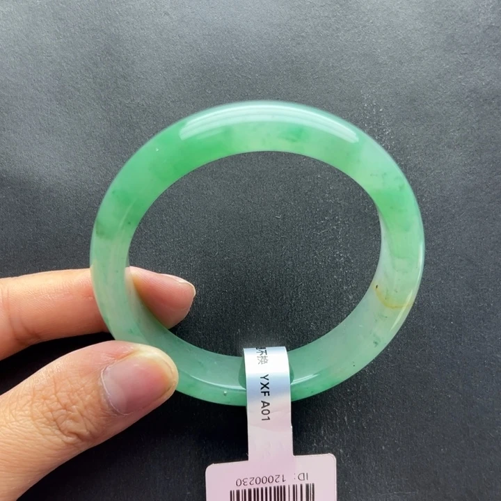 石英质玉（非洲翠）未镶嵌手镯+玲玲56