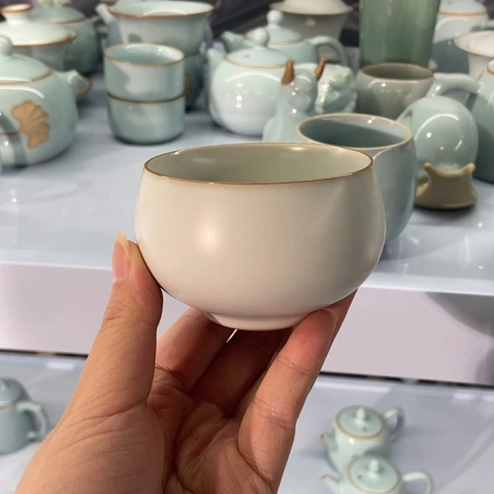 瓷片非***人微瑕月白禅定杯