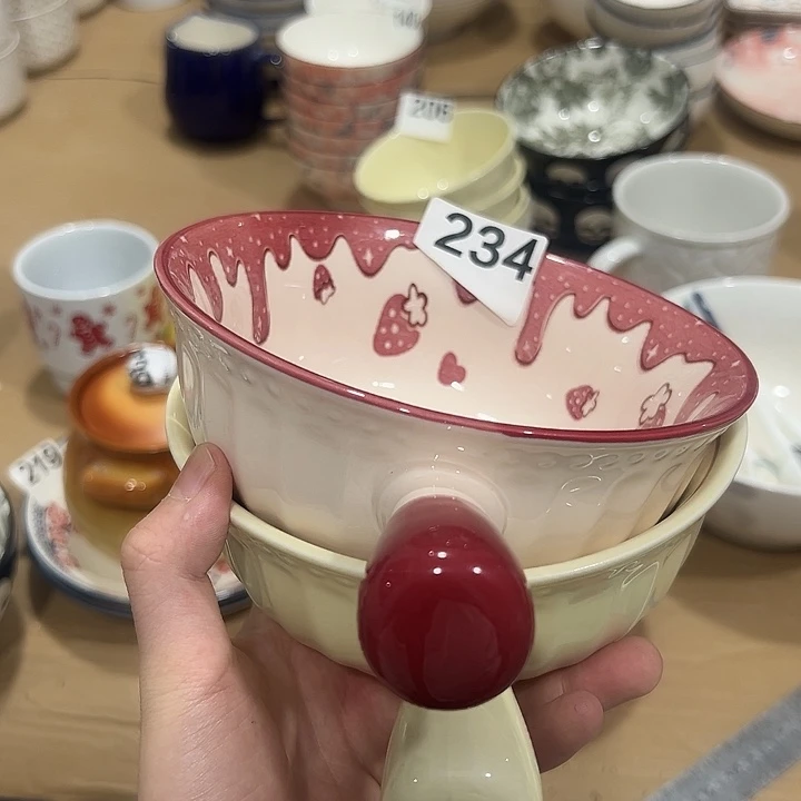 瓷陶瓷微微的颤动