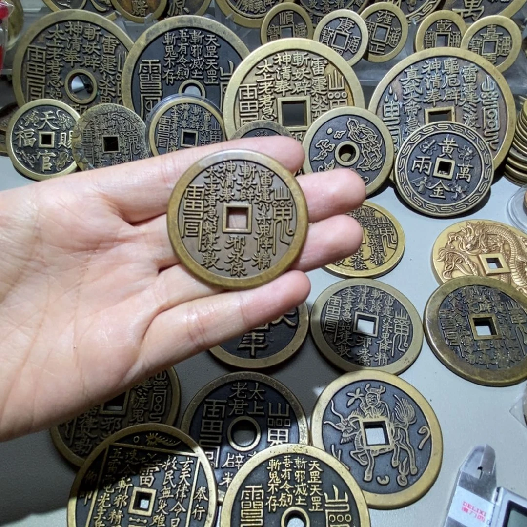 鲁***士铜一物一拍现代工艺品