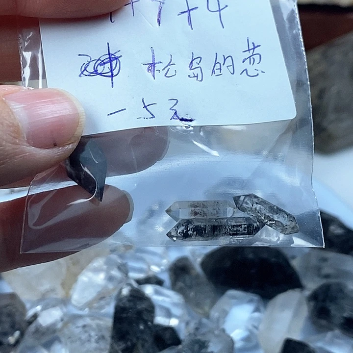 水晶颈饰未镶嵌松****）闪灵钻