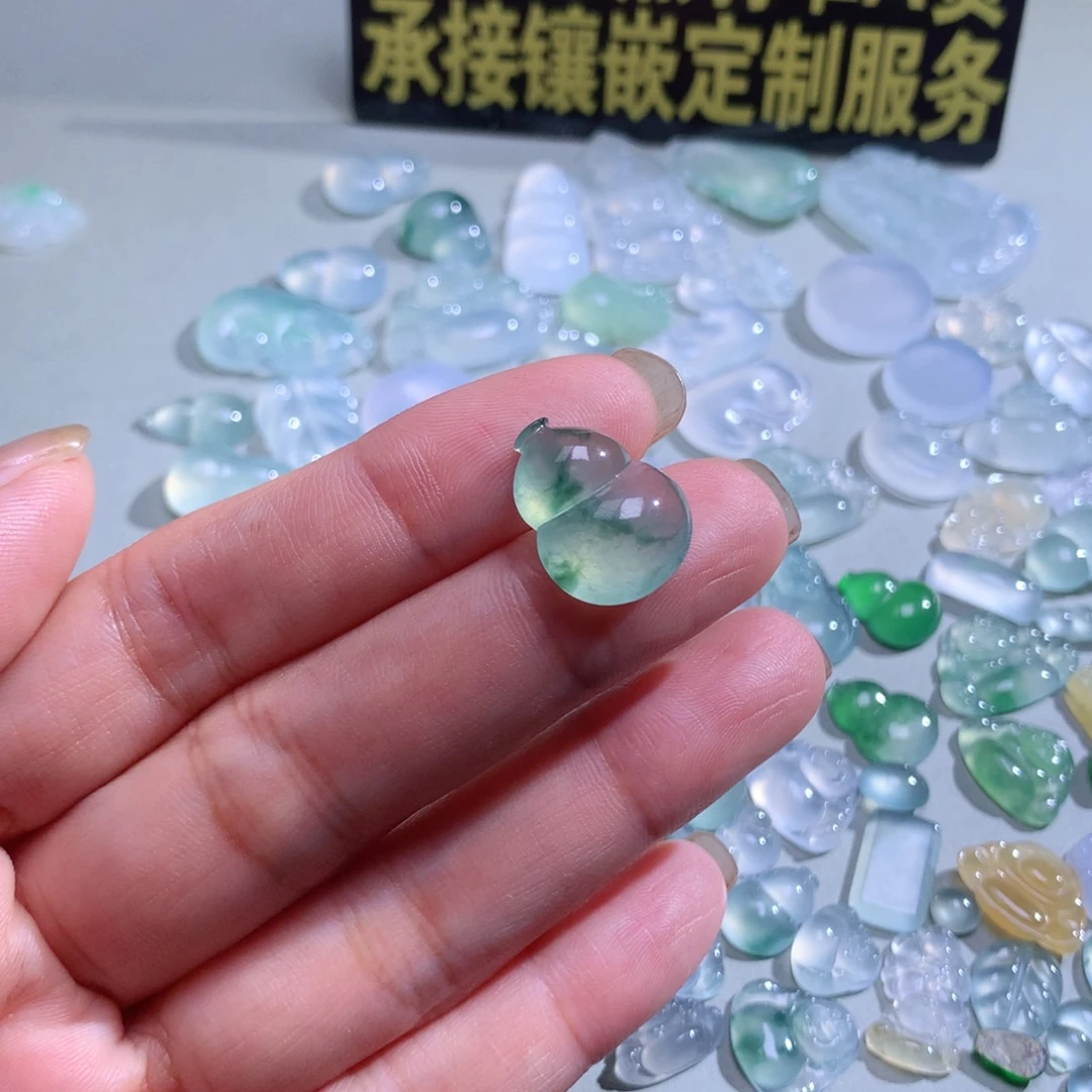 蓝***天定制翡翠未镶嵌葫芦