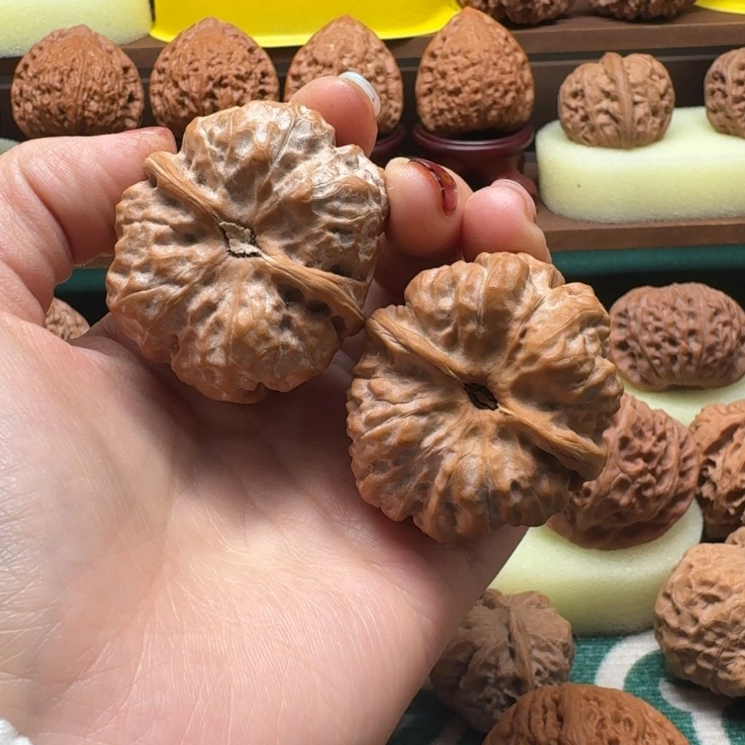 木***尼文玩核桃吊坠40蛤蟆头