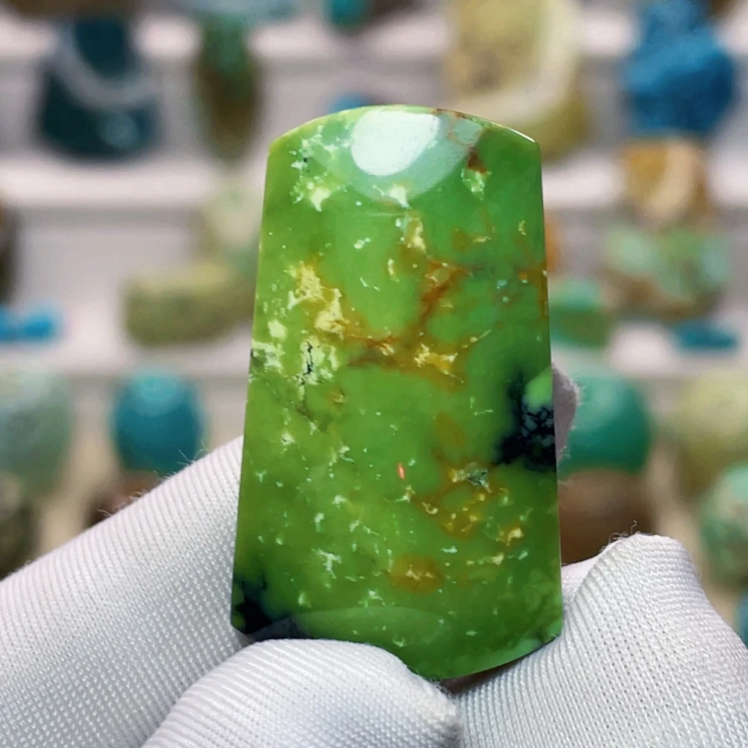 绿松石未镶嵌珠宝奇石