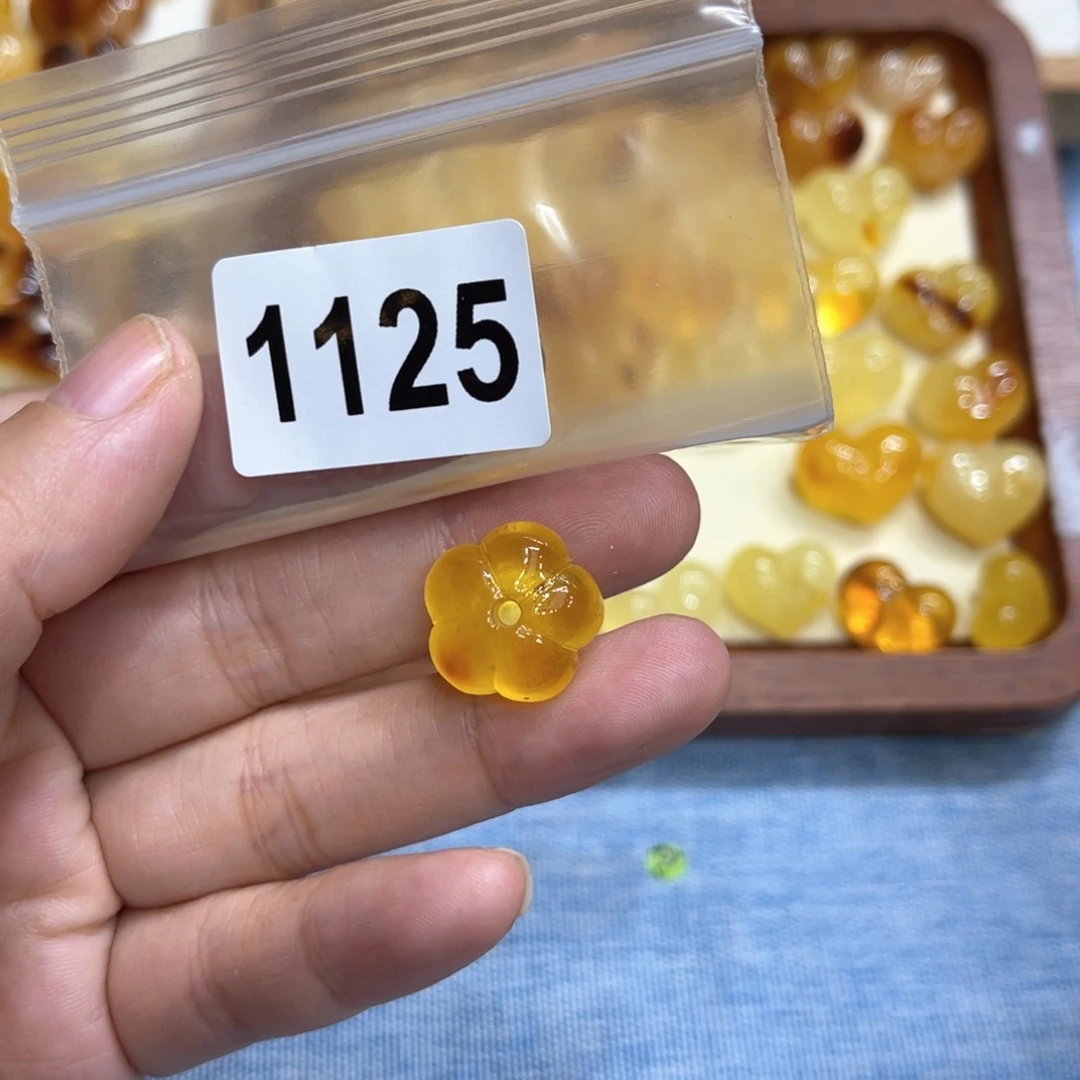 琥珀未镶嵌珠宝奇石