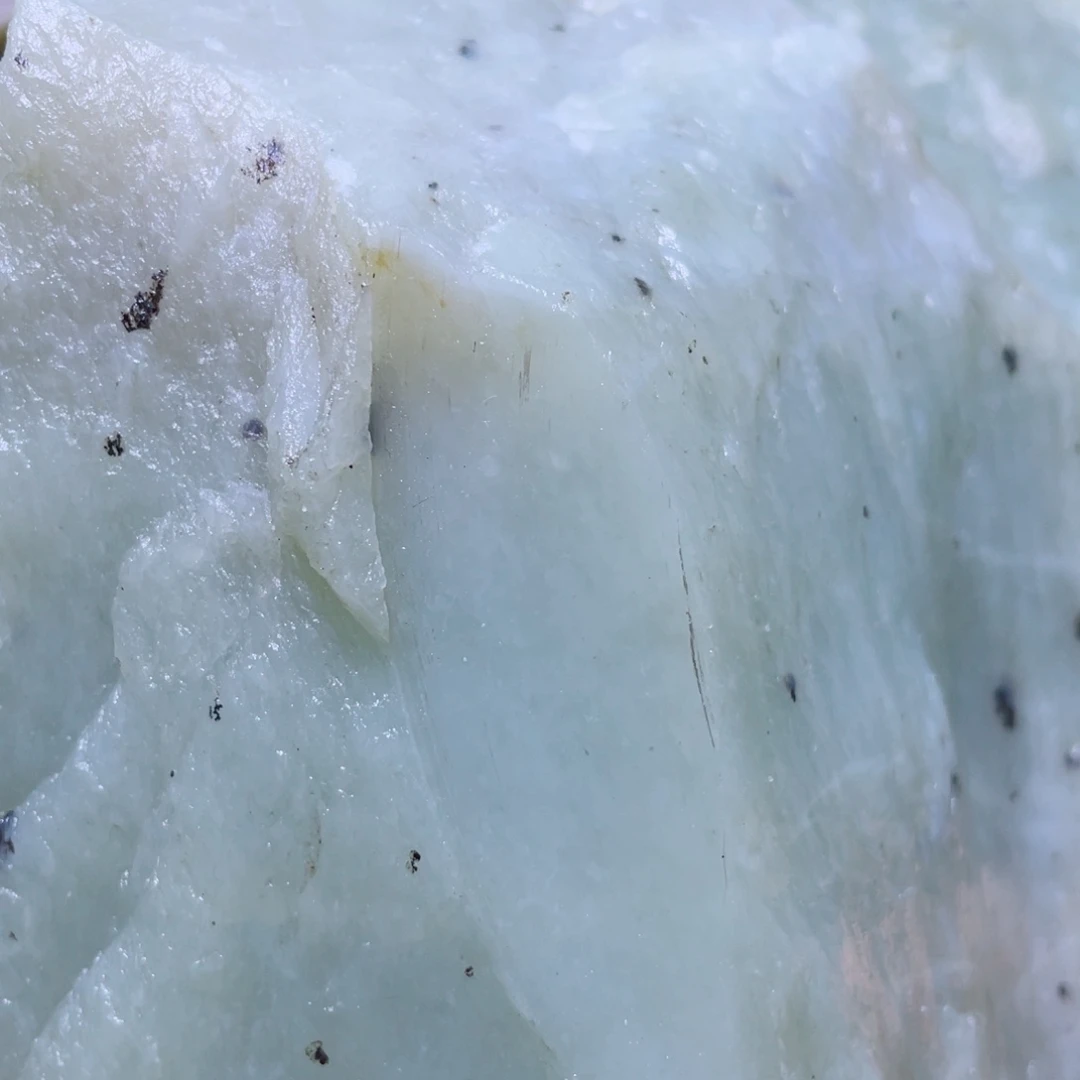 小***雕和田玉未镶嵌珠宝半成品