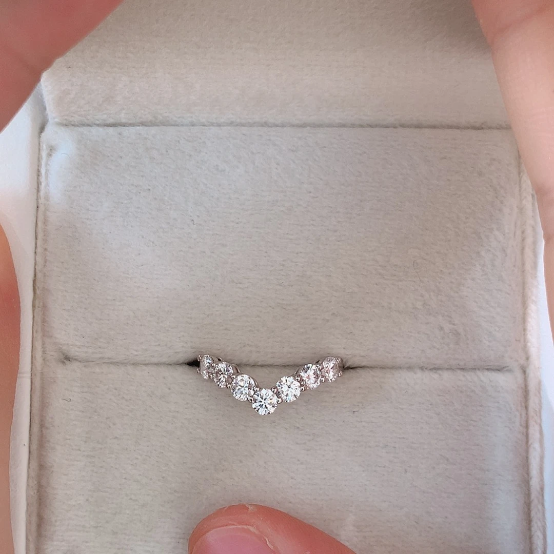 铂Pt950镶嵌耳饰实验室培育钻石相**惜