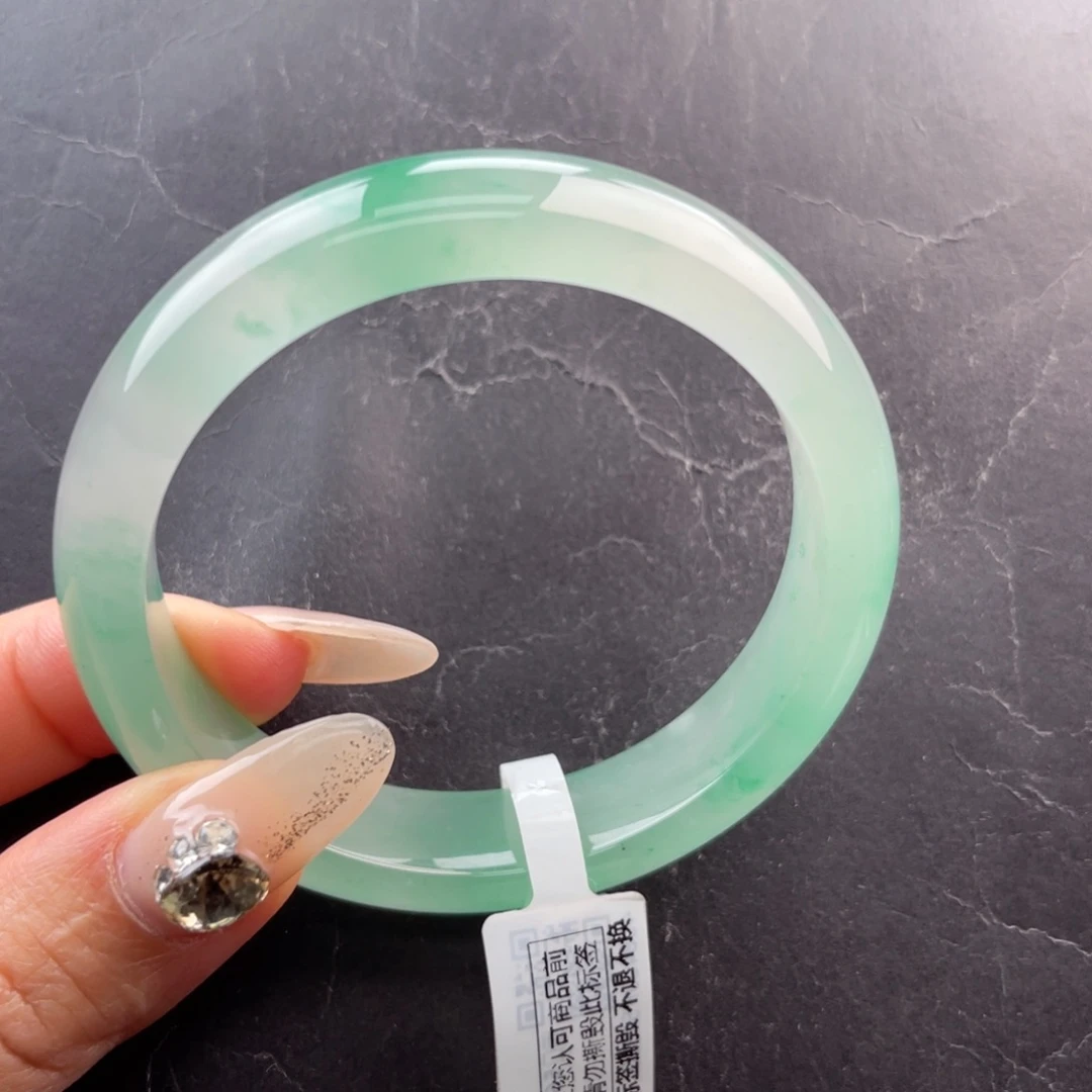 石英质玉手镯未镶嵌ღ****ღ