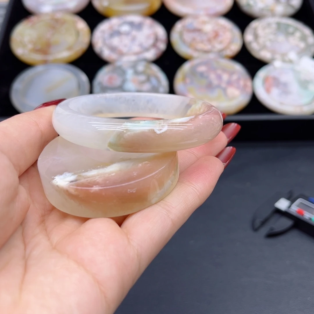 玛瑙/玉髓手镯未镶嵌5253