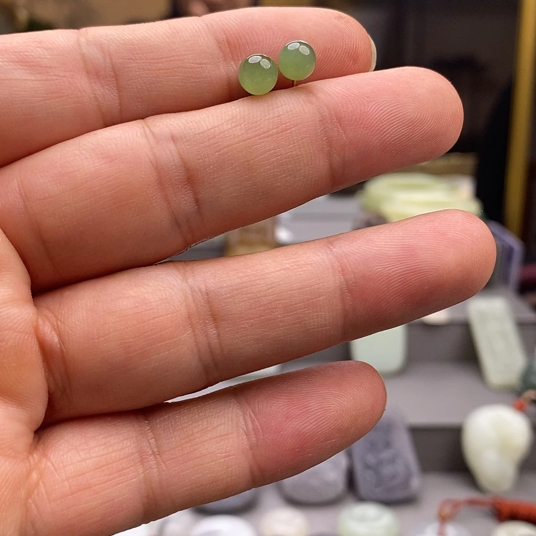 帆***和田玉未镶嵌颈饰