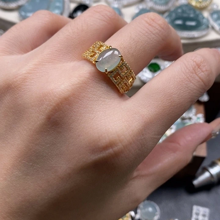 翡翠颈饰未镶嵌翡翠