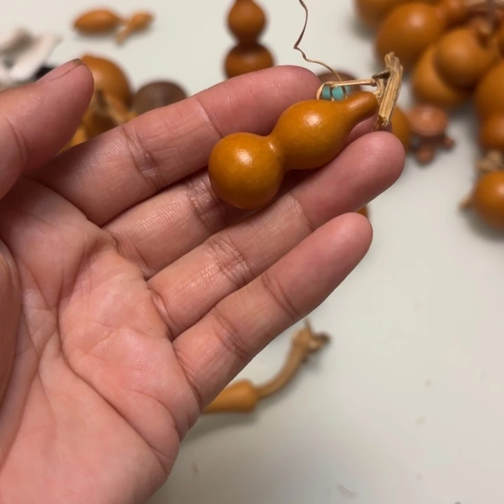 孤***芳天然手捻的小葫芦