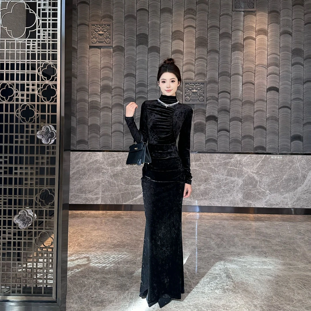 长袖高领显瘦收腰褶皱设计感高级微鱼尾裙配保暖吊带裙