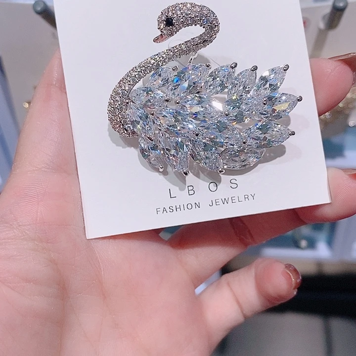 锆石铜合金天鹅胸针 经典款