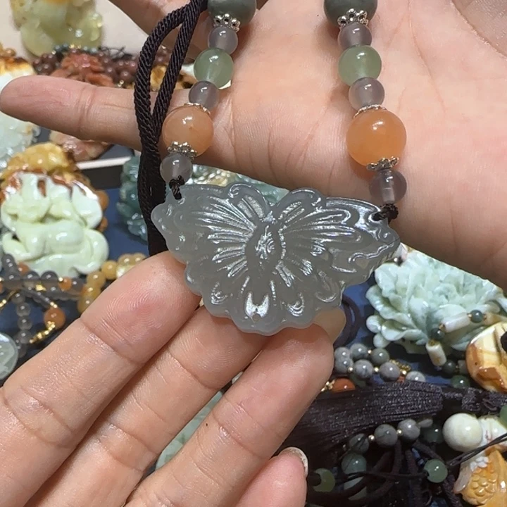 蛇纹石玉吊坠合金