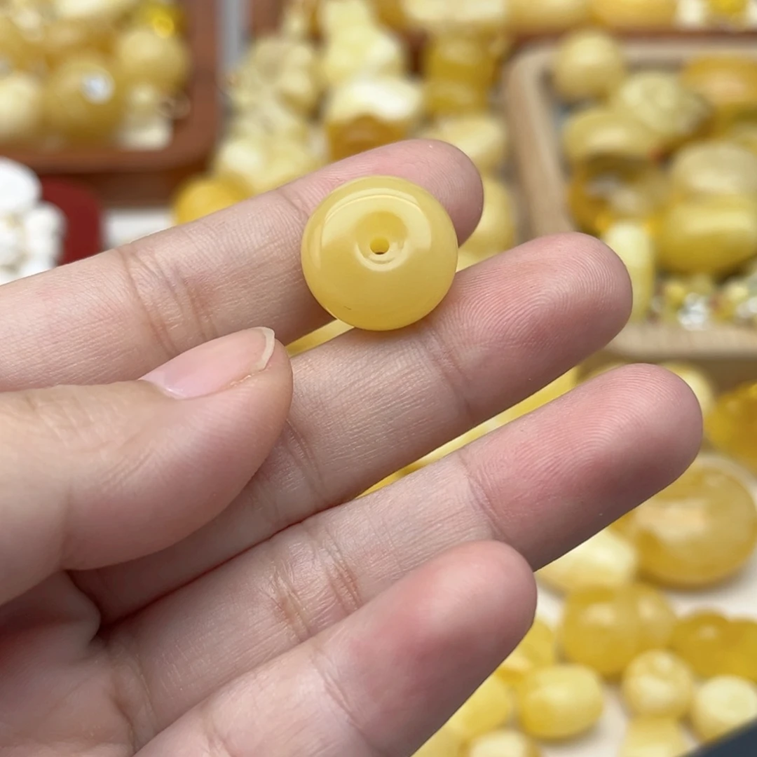 蜜蜡未镶嵌裸石配饰