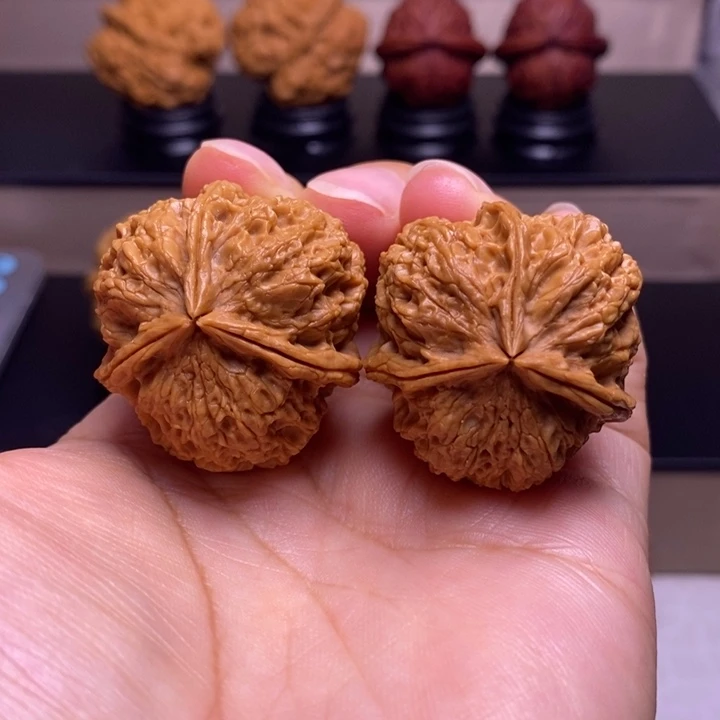 文玩核桃把件三楞22