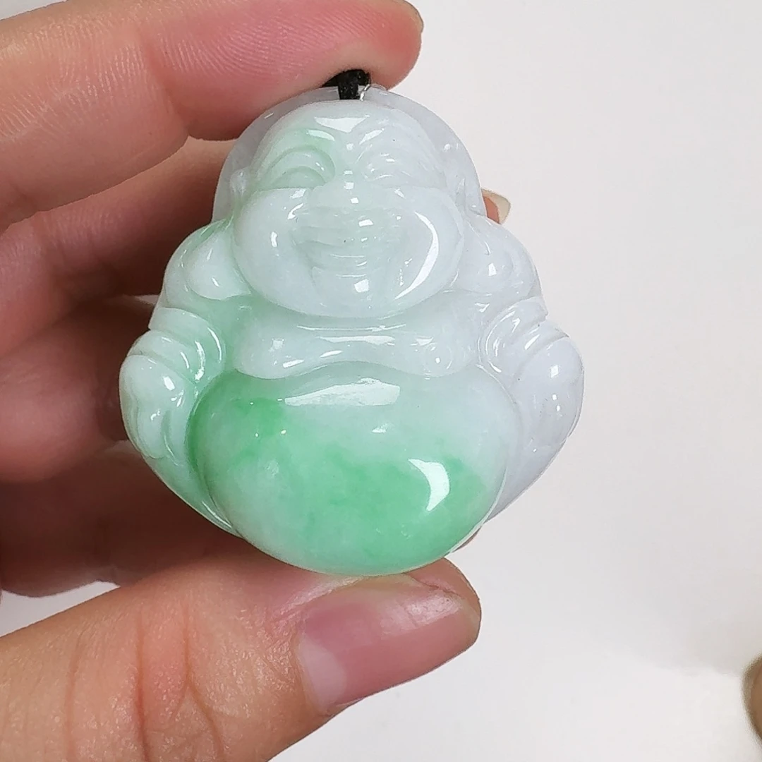 翡翠颈饰未镶嵌佛公