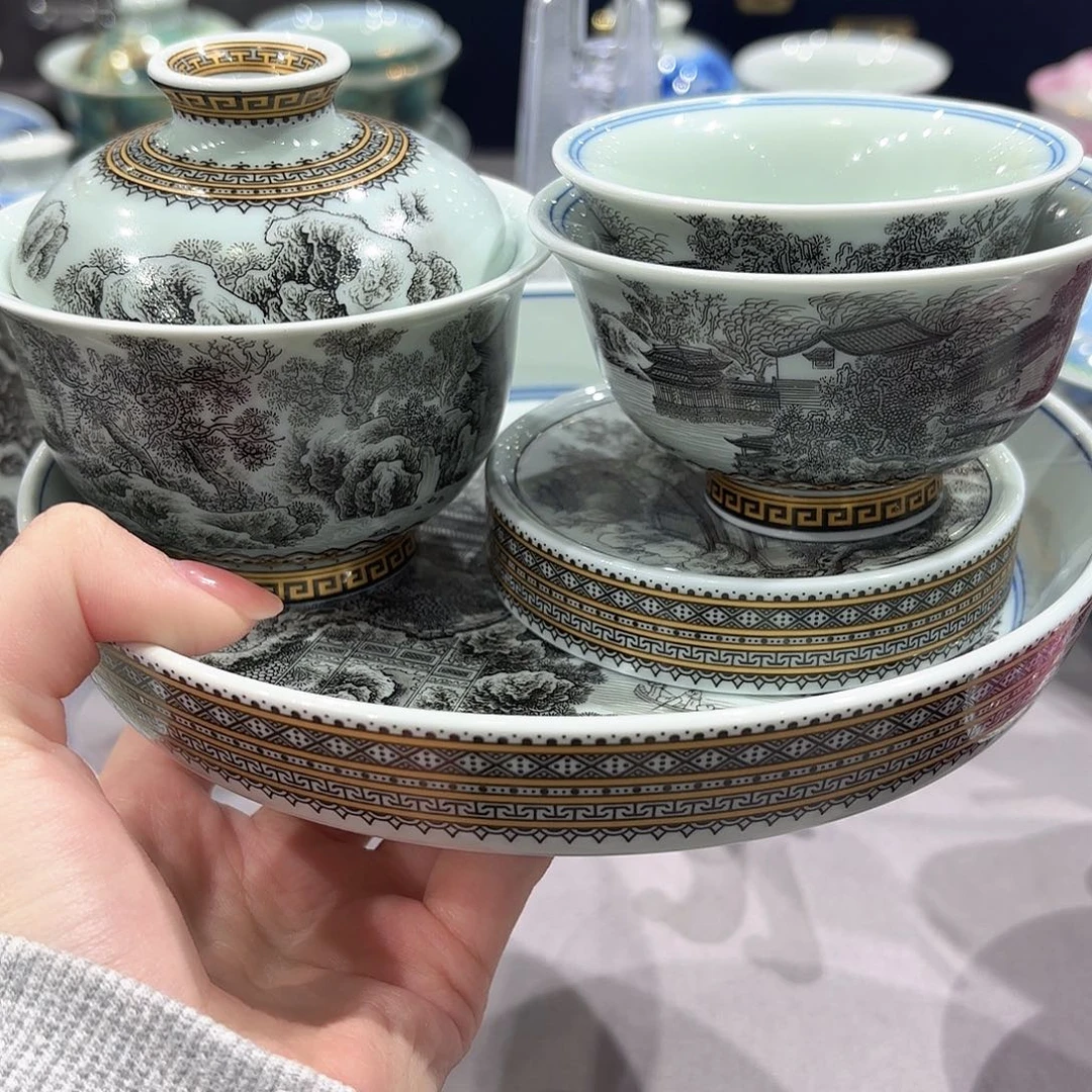 瓷片景德镇瓷器精品陈列