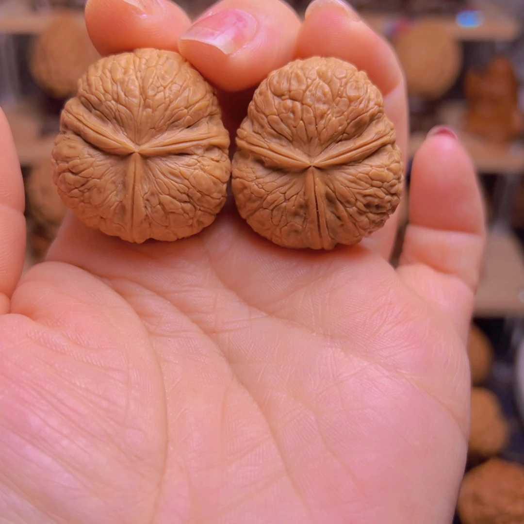 文玩核桃吊坠11w元宝三棱34尺